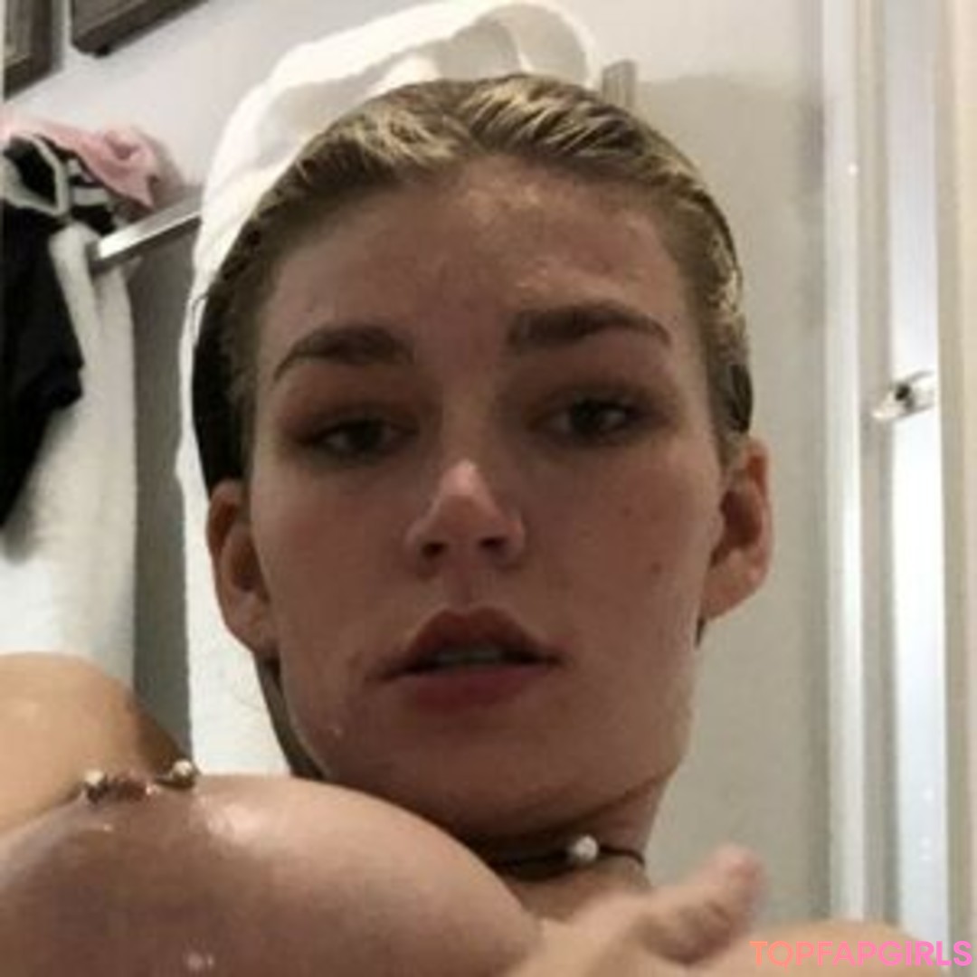 Savannah Lewis Nude Leaked OnlyFans Photo #10