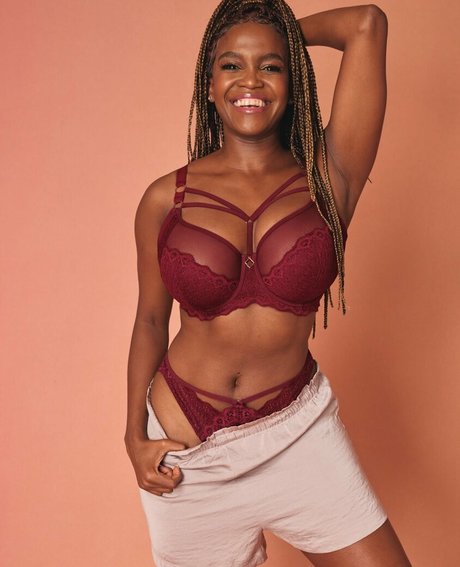 Oti Mabuse nude leaked OnlyFans pic