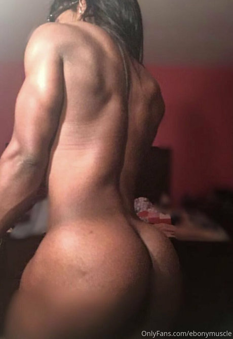 Ebonymuscle nude leaked OnlyFans pic