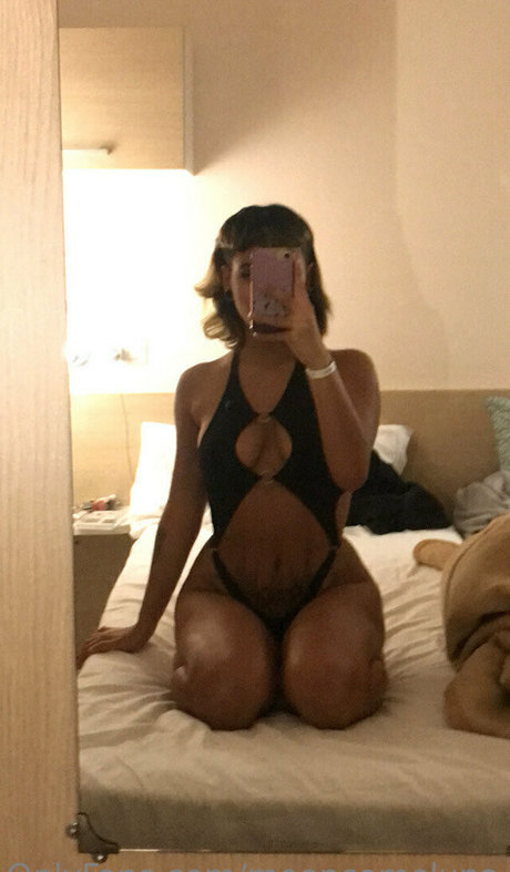 Mooncomeluna nude leaked OnlyFans pic