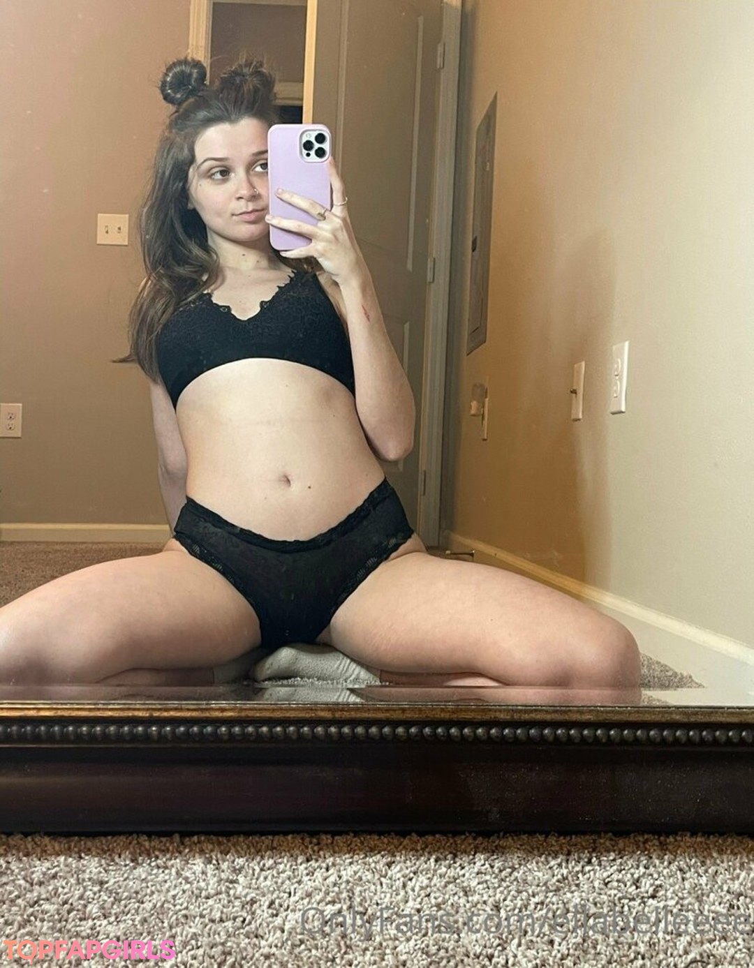 Ellabelleeee Nude Leaked OnlyFans Photo #5