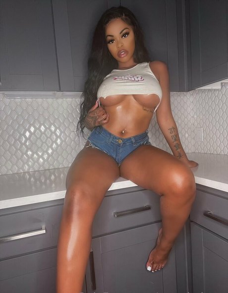 Juiccygalore nude leaked OnlyFans pic