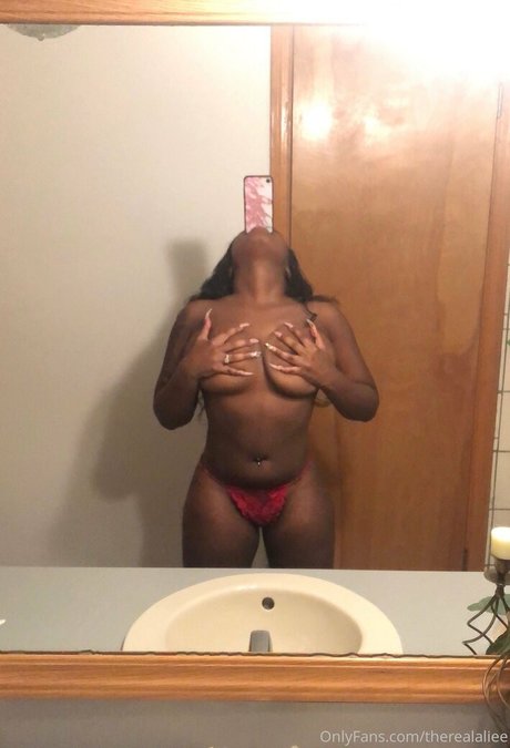 Therealaliee nude leaked OnlyFans pic