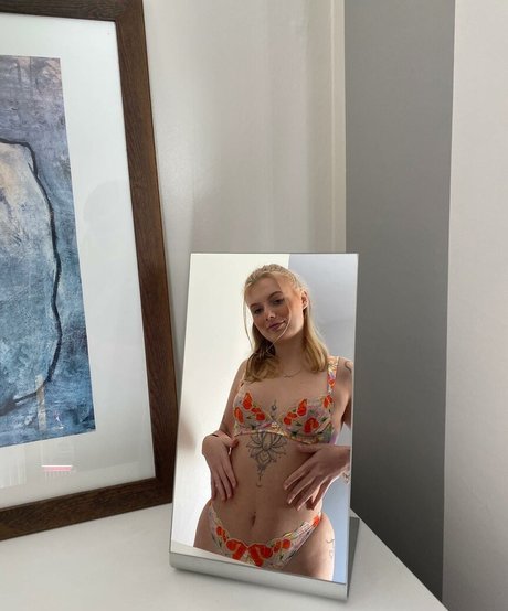 Elliemayyyy08 nude leaked OnlyFans pic