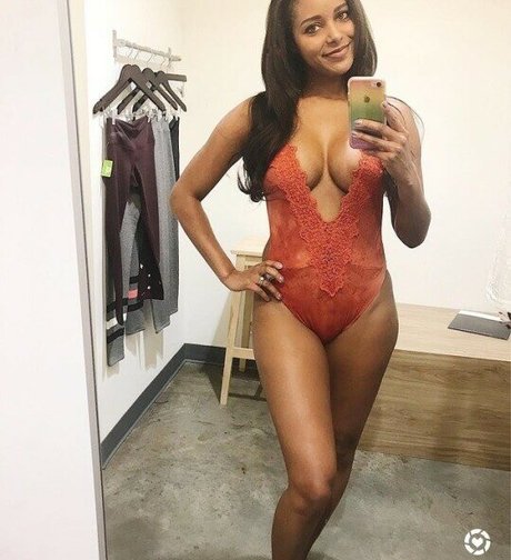 Brandi Rhodes nude leaked OnlyFans pic