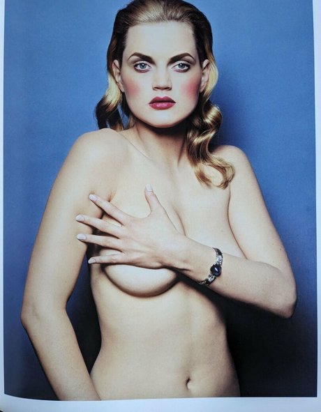 Guinevere Van Seenus nude leaked OnlyFans pic