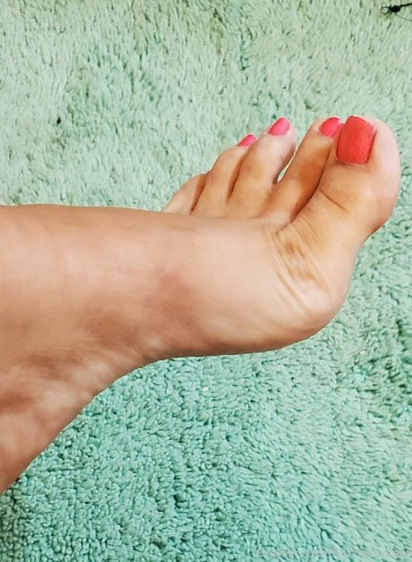 Lizziesexifeet nude leaked OnlyFans pic