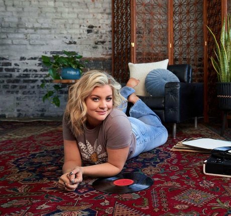 Lauren Alaina nude leaked OnlyFans pic