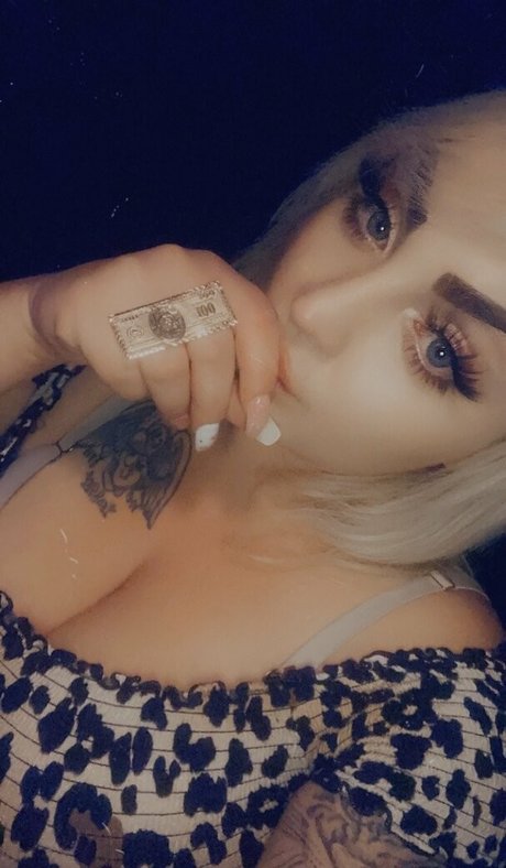 Snowbunnygang420 nude leaked OnlyFans photo #1