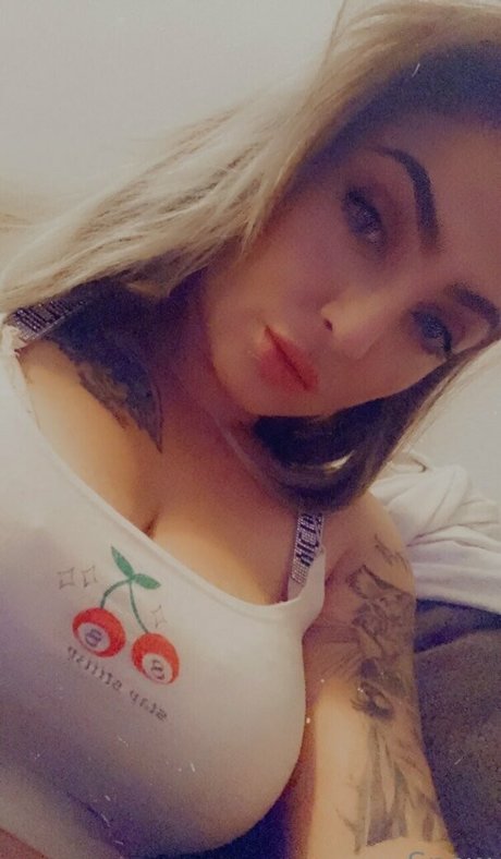 Snowbunnygang420 nude leaked OnlyFans photo #26