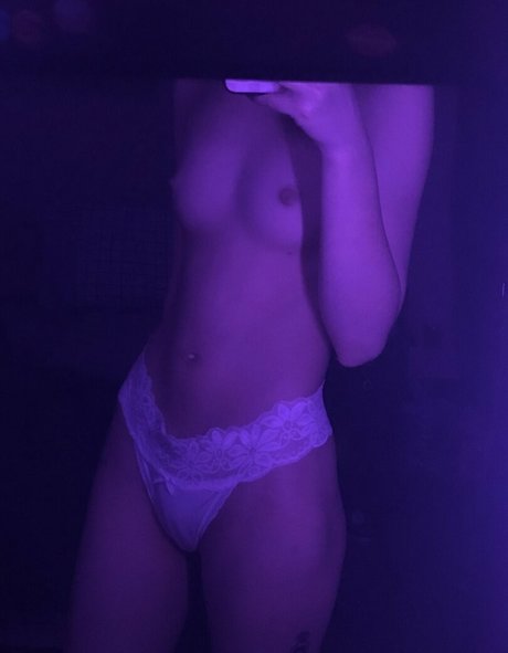 Cammie nude leaked OnlyFans photo #2