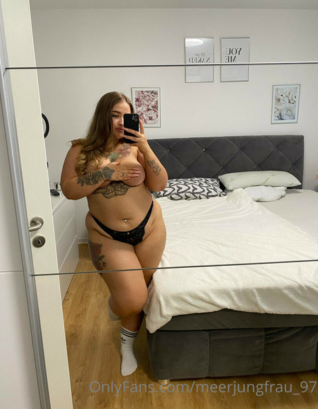 Meerjunqfrau__97 nude leaked OnlyFans pic