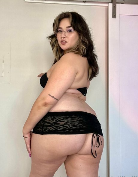 Kellijellibelli nude leaked OnlyFans pic