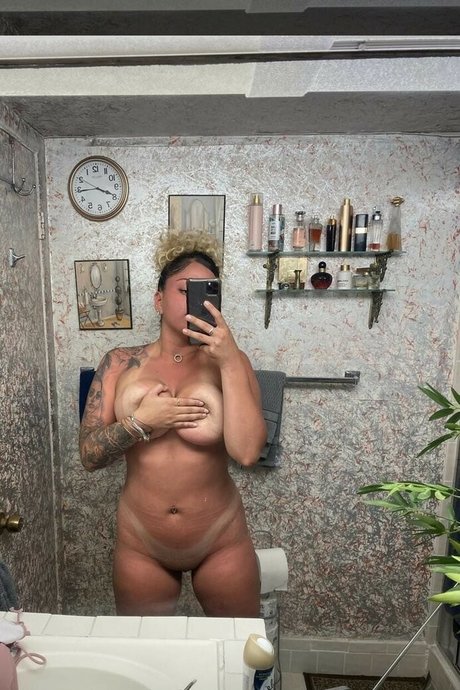 Domovelez nude leaked OnlyFans pic