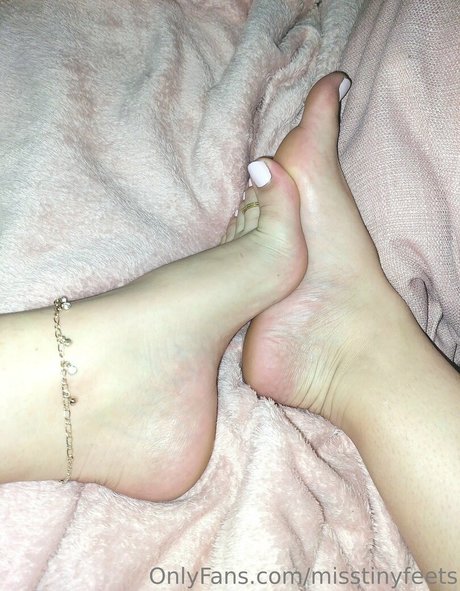 Misstinyfeets nude leaked OnlyFans photo #21