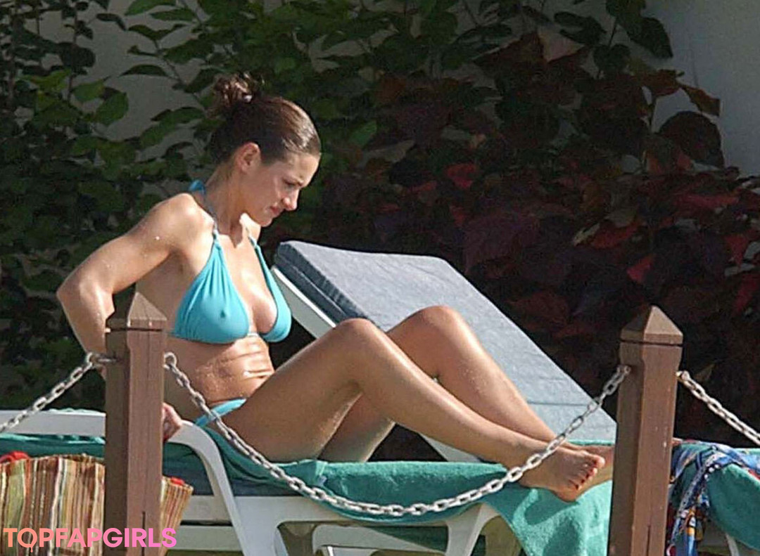 Kirsty Gallacher Nude Leaked OnlyFans Photo #9