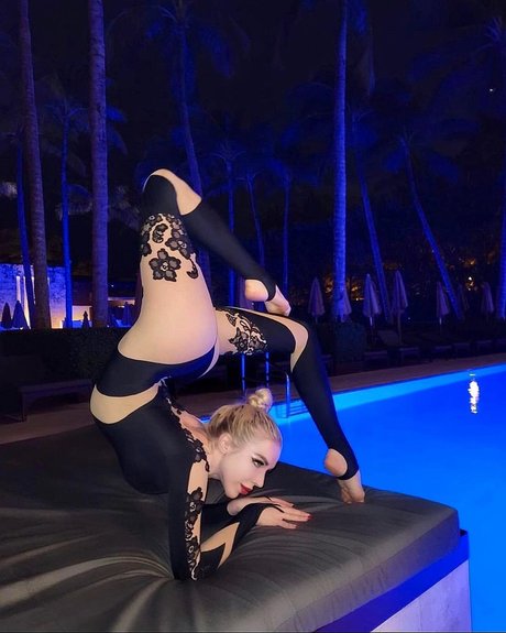 Anna Contortionist nude leaked OnlyFans photo #37