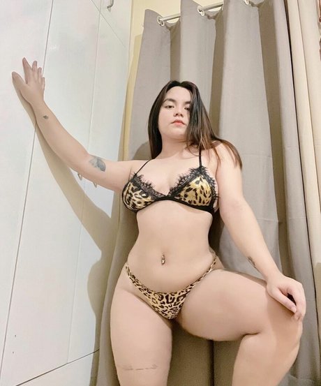 Ara Belle nude leaked OnlyFans pic