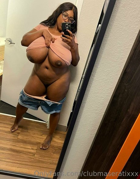 MaseratiXXX nude leaked OnlyFans pic