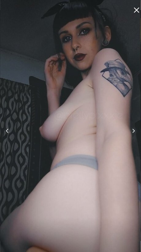 Prettypixxxie nude leaked OnlyFans pic