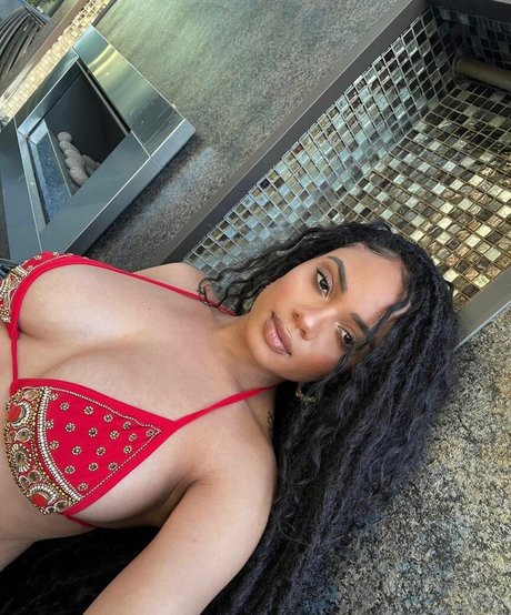 Essence Tatiana nude leaked OnlyFans pic