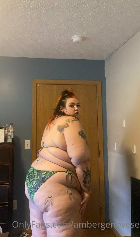 Ambergenovese nude leaked OnlyFans pic