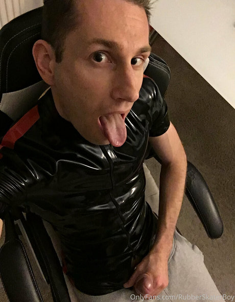 Rubberskaterboy nude leaked OnlyFans photo #13