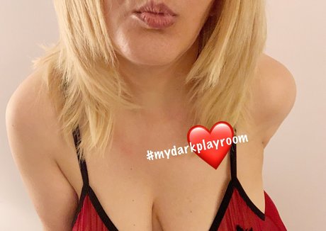 Mydarkplayroom nude leaked OnlyFans pic