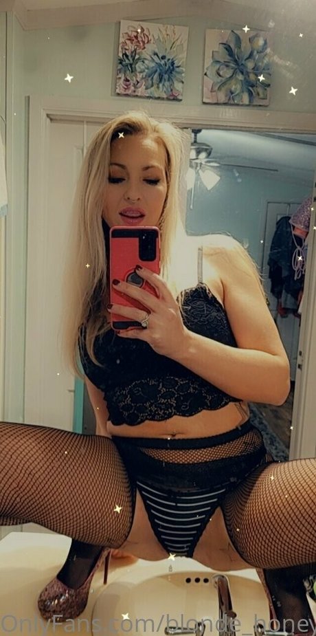 Blonde_honey22 nude leaked OnlyFans pic