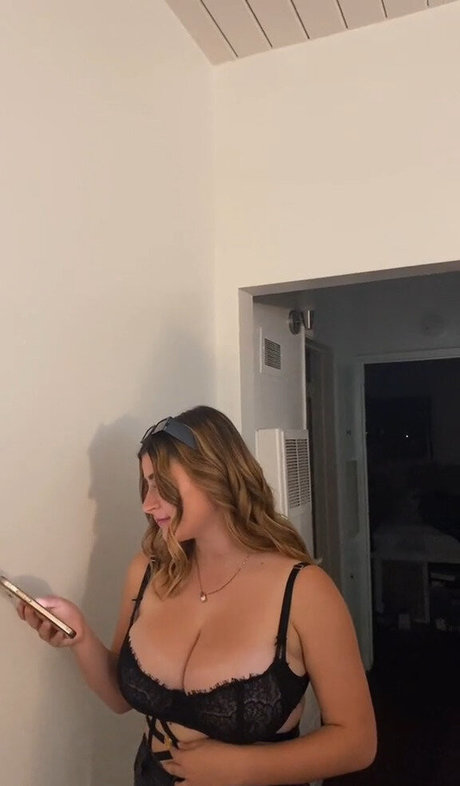 Emma R B nude leaked OnlyFans pic