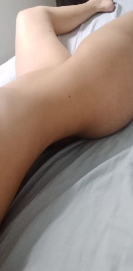 Ysseneg nude leaked OnlyFans pic