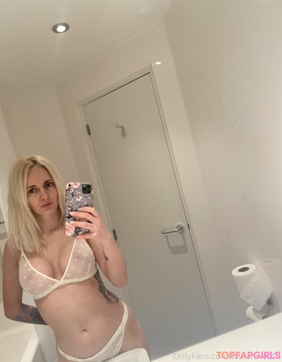 Laraonelove Nude Leaked OnlyFans Photo #6