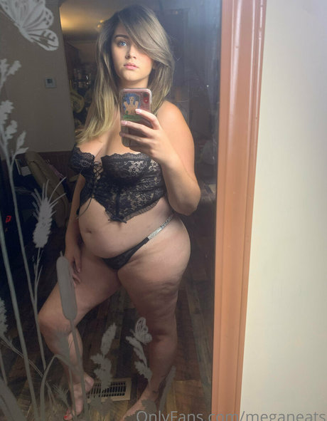 Meganeats nude leaked OnlyFans pic