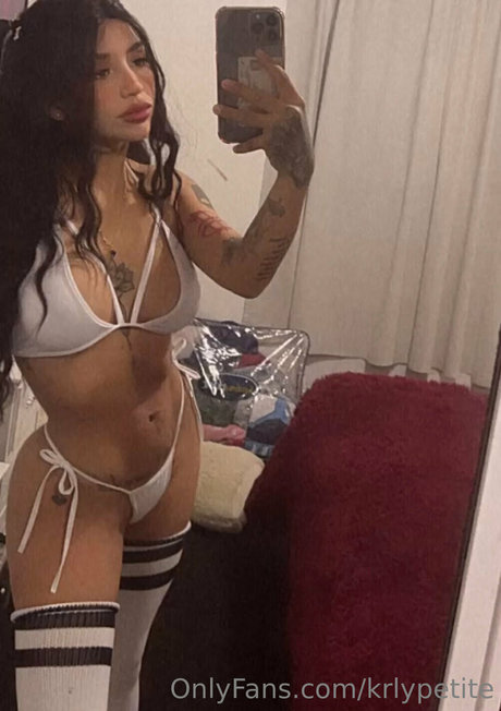 Krlypetite nude leaked OnlyFans pic
