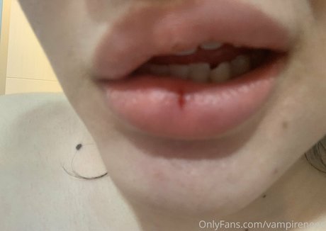 Vampireneee nude leaked OnlyFans pic