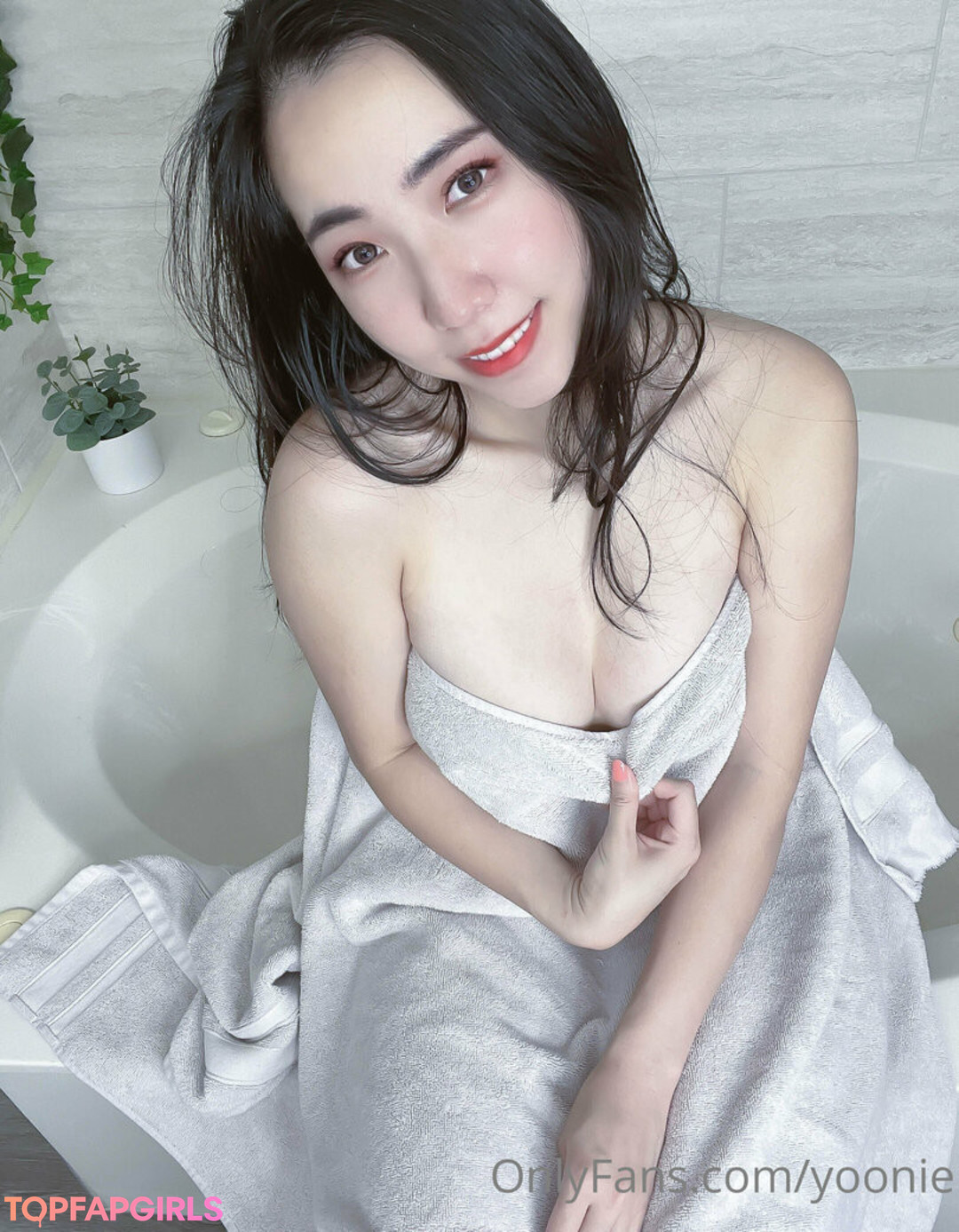 Yoonie Nude Leaked OnlyFans Photo #10