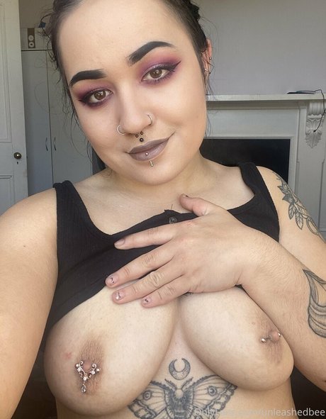 Unleashedbee nude leaked OnlyFans pic