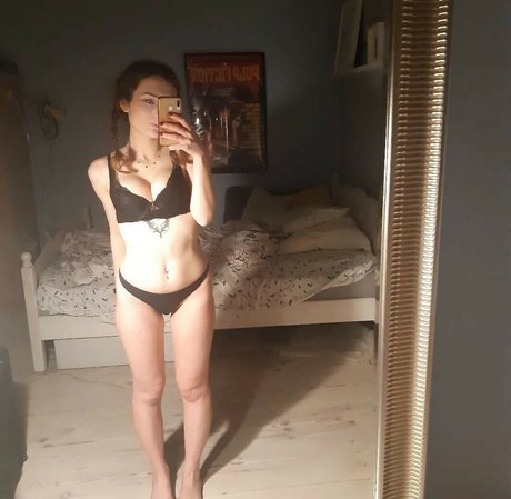 Sarczys nude leaked OnlyFans photo #4