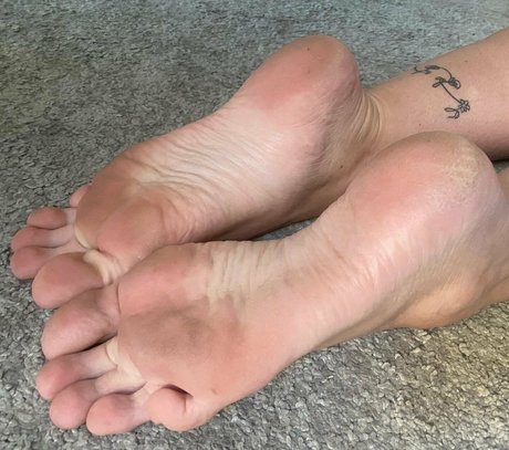 Callyfeet33 nude leaked OnlyFans pic