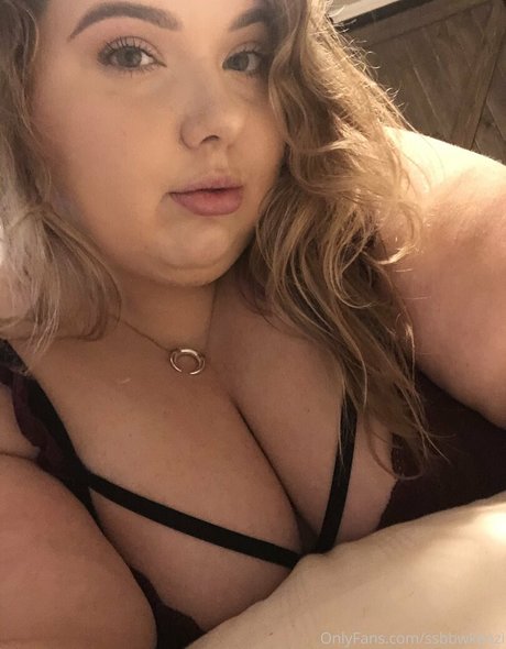 Ssbbwkenzi nude leaked OnlyFans pic