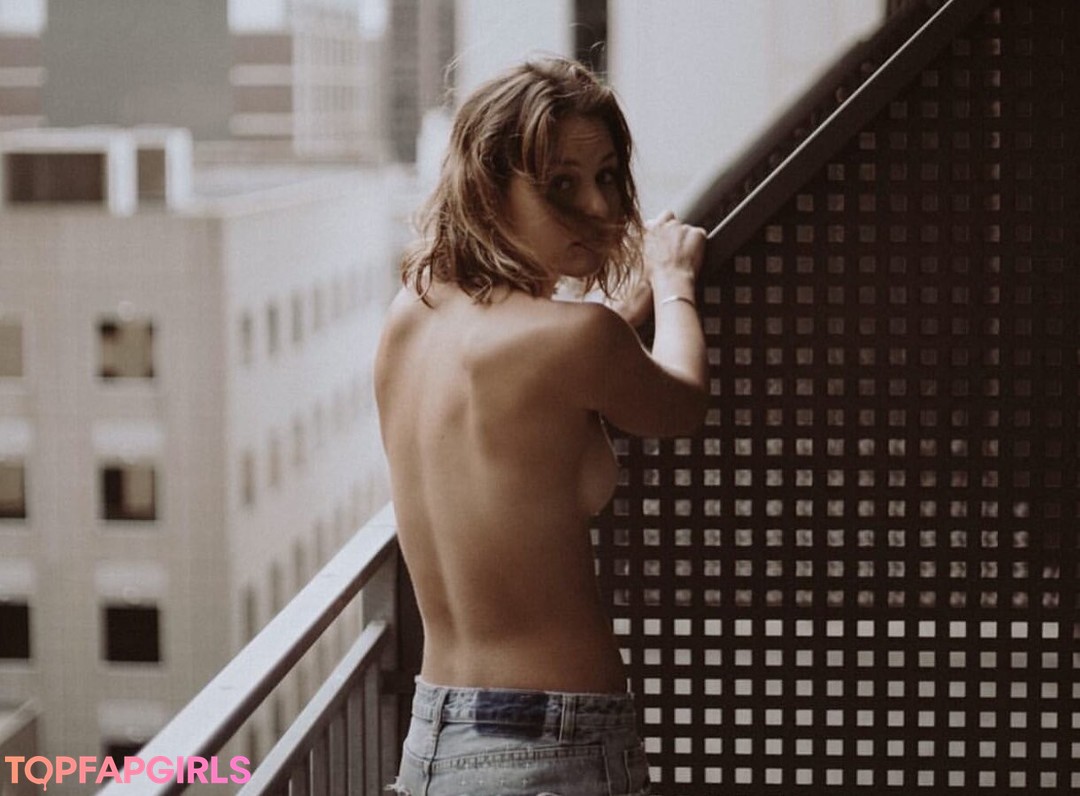 Isabelle Cornish Nude Leaked OnlyFans Photo #16