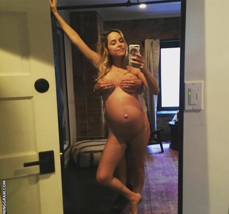 Jenny Mollen nude leaked OnlyFans pic