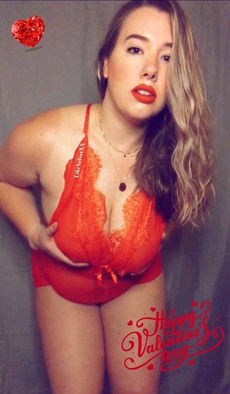 Redvelvetxx nude leaked OnlyFans pic