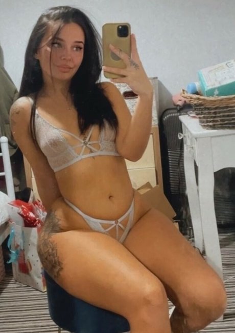 Laurynnox nude leaked OnlyFans pic