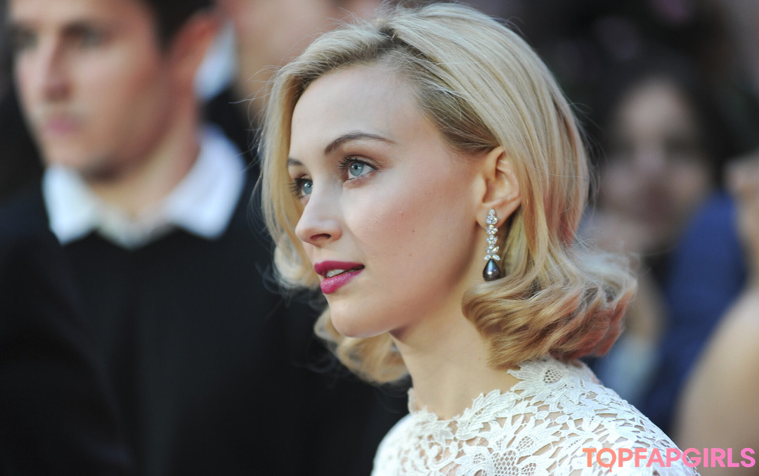 Sarah Gadon Nude Leaked OnlyFans Photo #2