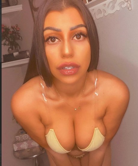 Delice Nadia nude leaked OnlyFans pic