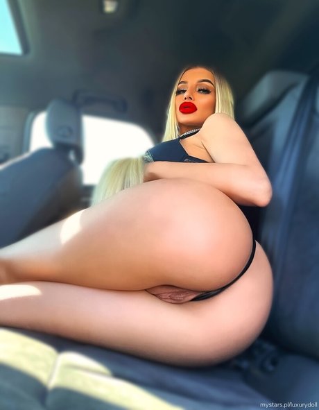 Luxurydoll nude leaked OnlyFans pic