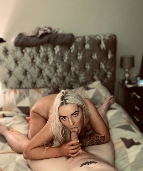 Naughtychlo nude leaked OnlyFans pic
