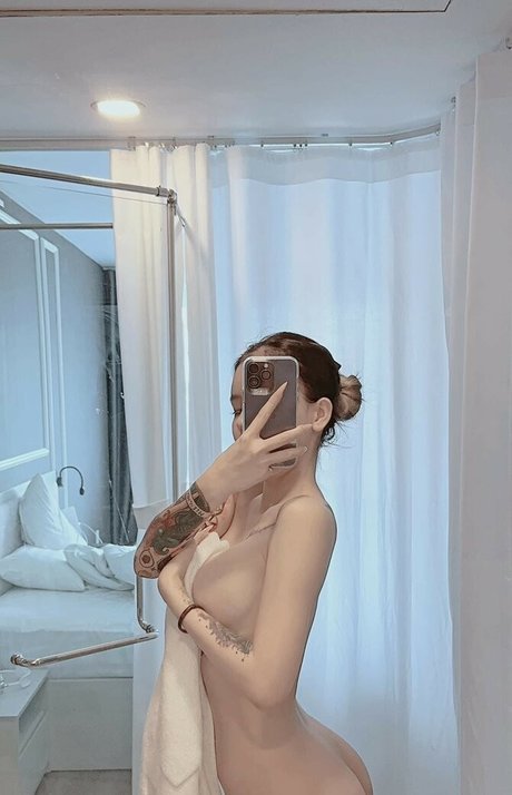 Truong Kha Tran nude leaked OnlyFans pic