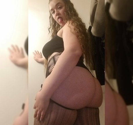 Thickbellamel nude leaked OnlyFans photo #8